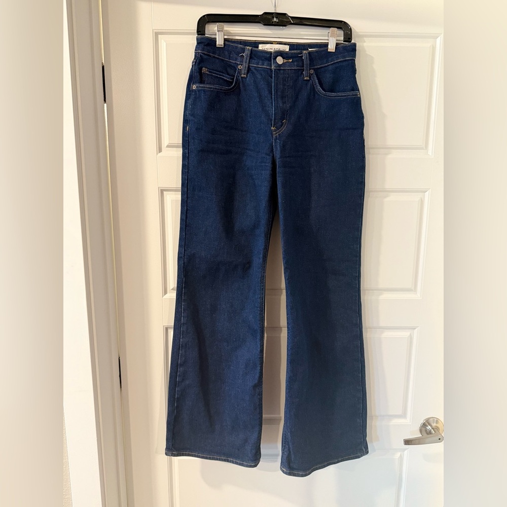 SOLD OUT Denim Forum The '90s Snatched Hi-rise
Wide Jean